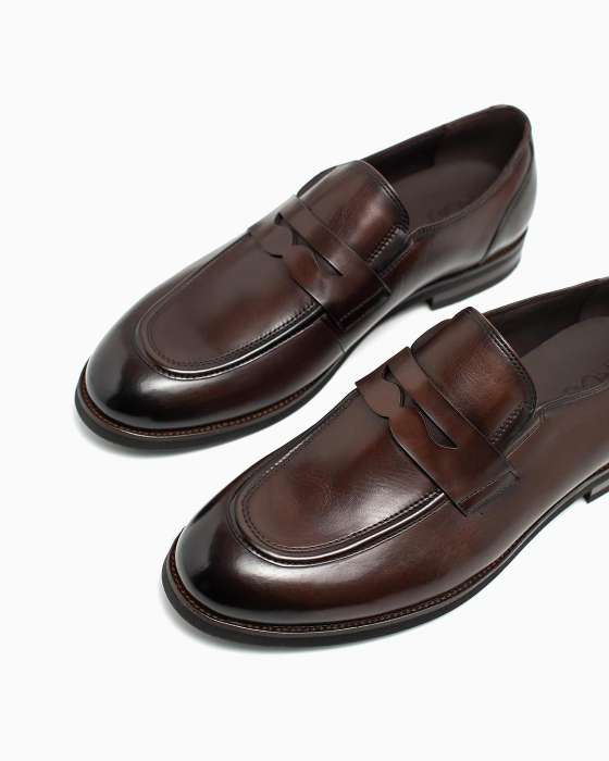 Лоферы ROU из полуглянцевой кожи коричневые