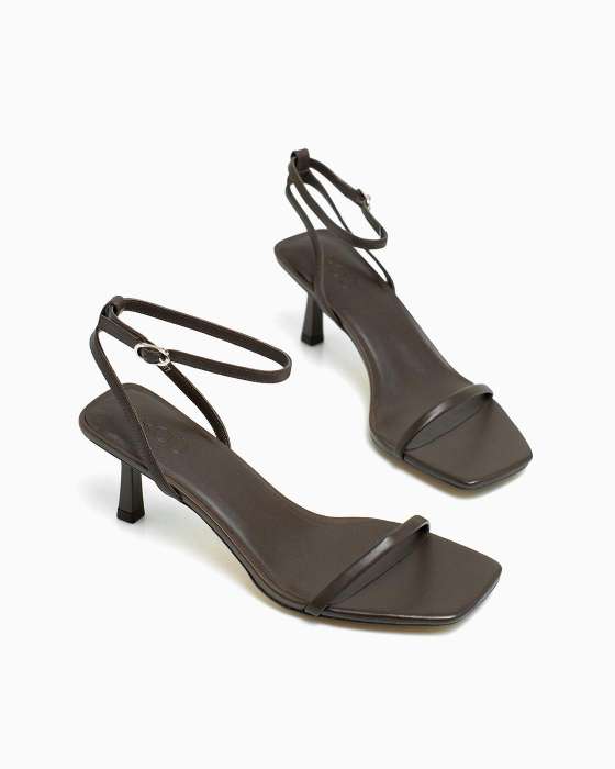 Босоножки ROU с квадратным каблуком коричневые