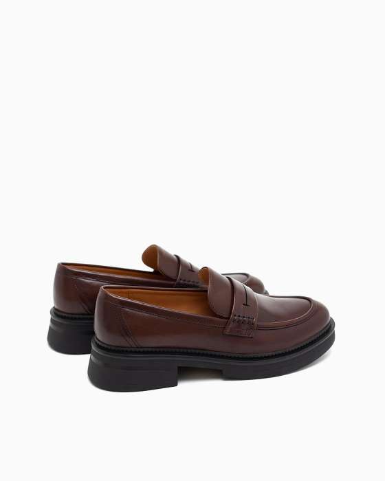 Лоферы ROU коричневые со стежками