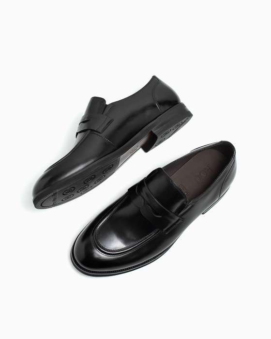 Лоферы ROU из полуглянцевой кожи черные