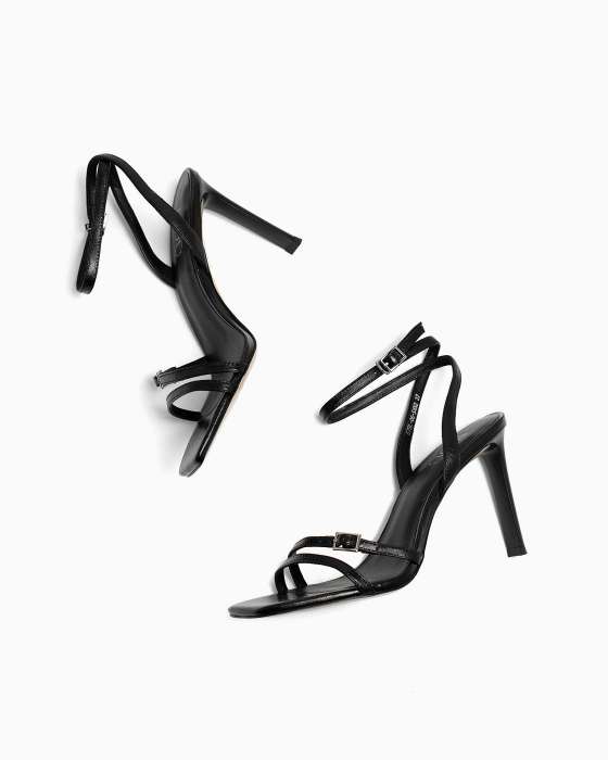 Босоножки ROU с ремешками черные