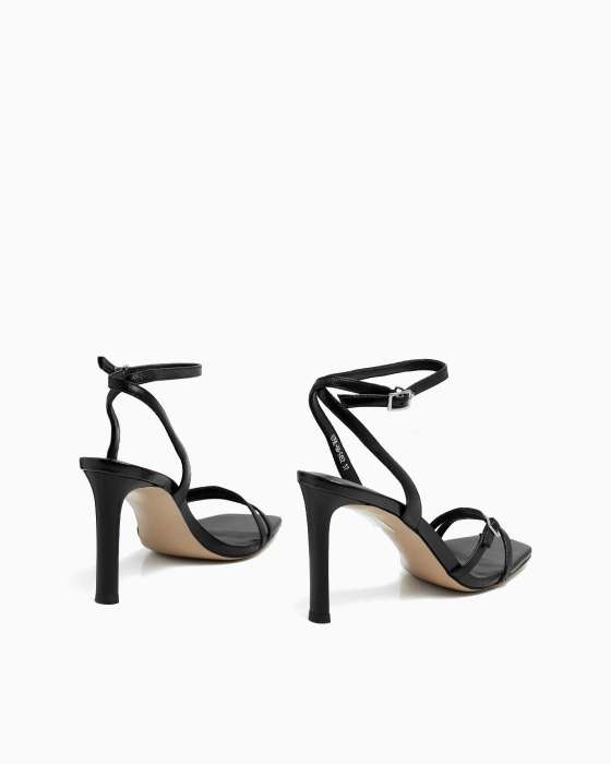 Босоножки ROU с ремешками черные