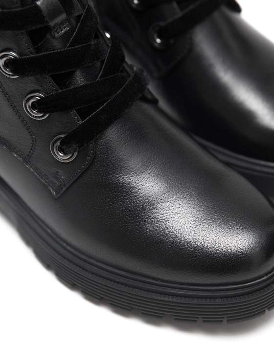 Черные ботинки ROU бархатной шнуровкой