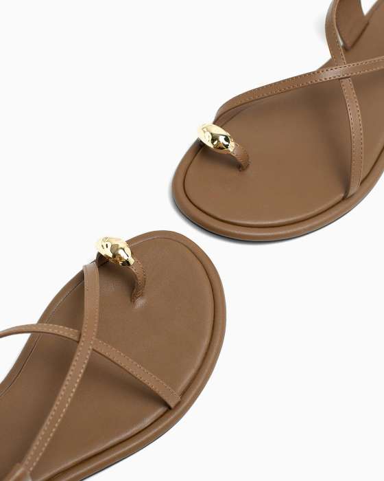 Сандалии ROU через палец накрест с золотой фурнитурой