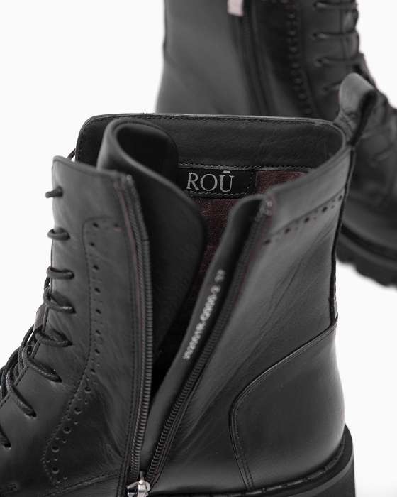 Черные ботинки ROU декорированные перфорацией